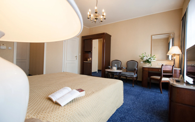 Grand Hotel