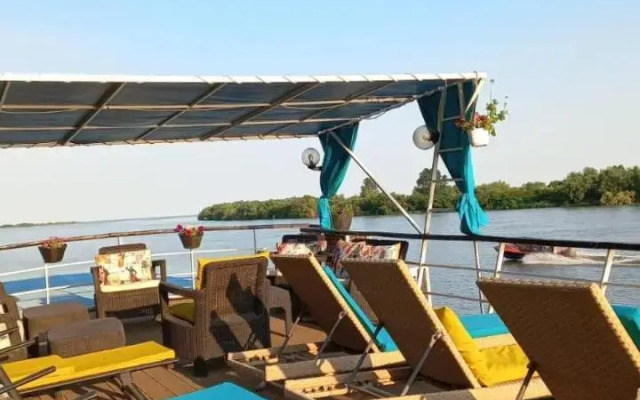 Hotel Plutitor Egreta 1