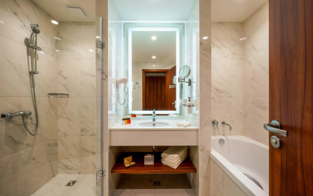 Astor Garden Hotel