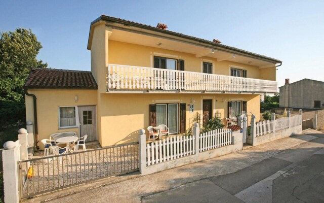 Nice Apartment in Liznjan With