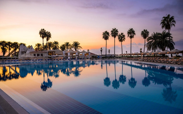 Adora Hotel & Resort