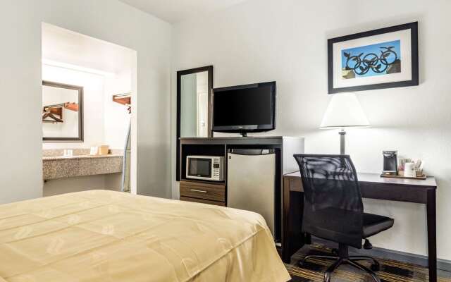 Quality Inn near Six Flags