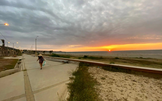 MarAzul, Casa grade familiar en Zorritos