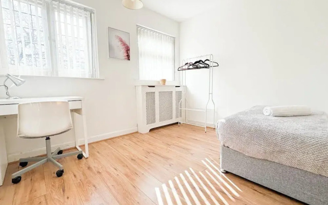 Large 8 Bedroom House in Edgbaston