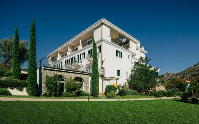 Veladrion Resort