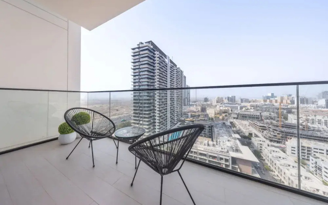 Vibrant 1-bedroom in JVC Sleeps 4 With Balcony