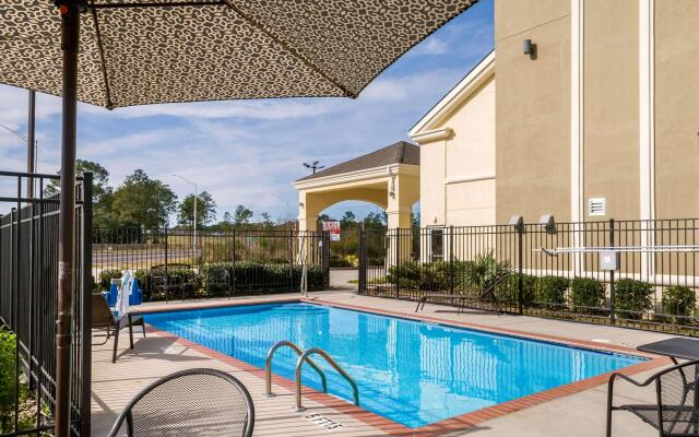 Quality Inn & Suites Slidell