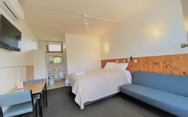 Terang Motor Inn