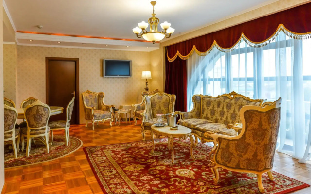 Phoenicia Grand Hotel