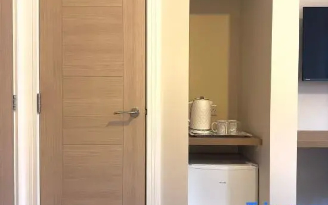Spacious Family Retreat with Double & Single Bed