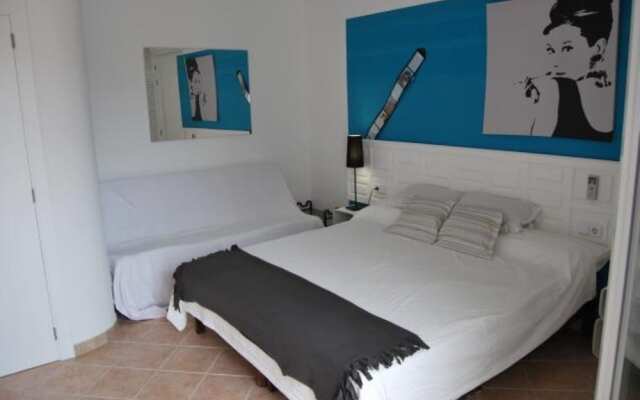 Apartment - 2 Bedrooms with Pool and Sea views - 104919