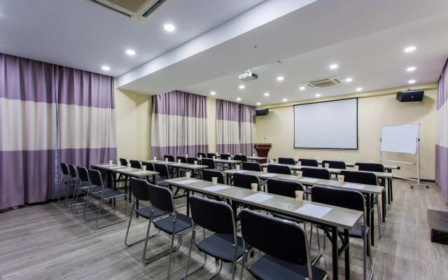 Ibis Lanzhou Train Station