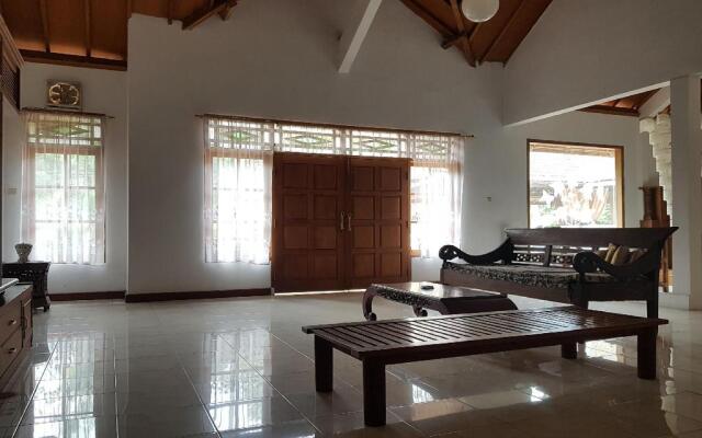 OYO 90017 Villa Mawar Asri Syariah