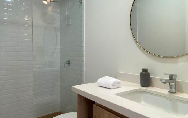 Amazing 2BR With Balcony in Miraflores