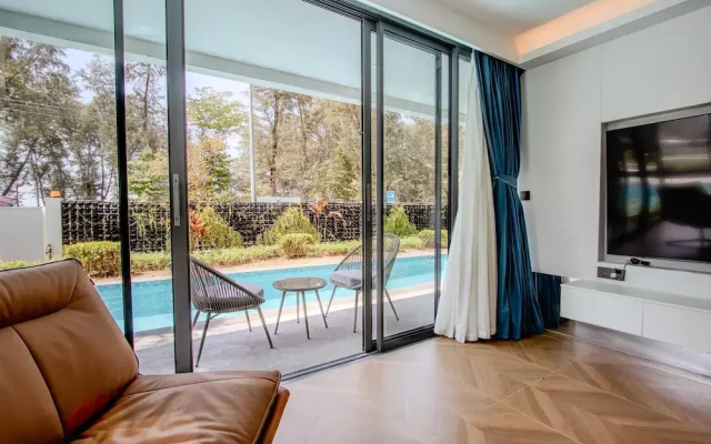 189/77 2BR Beachfront Seaview Pool Access