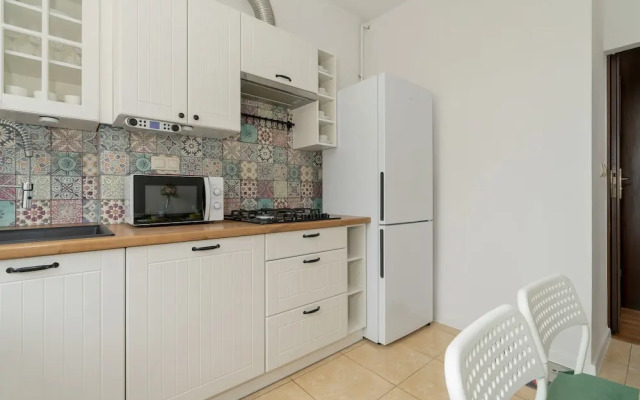 Traditional Apartment by Renters