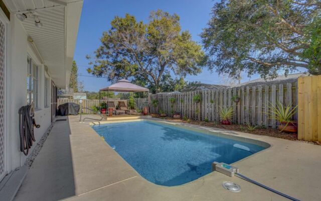 Peaceful Egret Pool Home in Venice