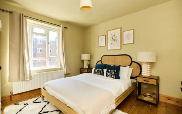 The Holloway Place - Modern 1bdr Flat With Balcony