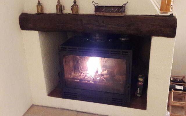 Lovely villa in Cesseras with private swimming pool