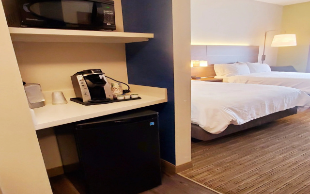 Holiday Inn Express & Suites Rehoboth Beach by IHG