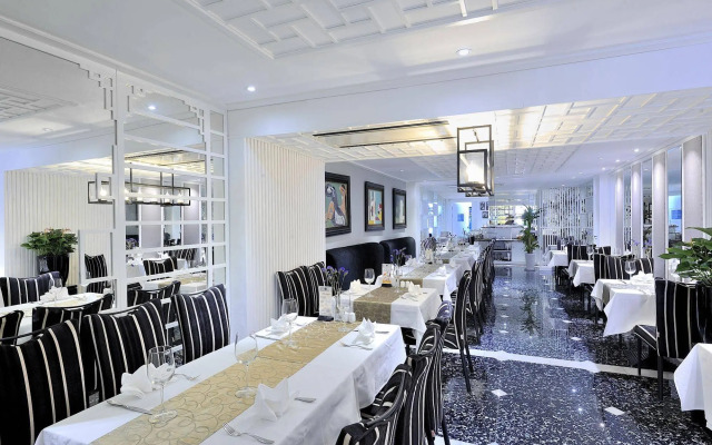 Le Petit Prince Hanoi Hotel & Rooftop Bar