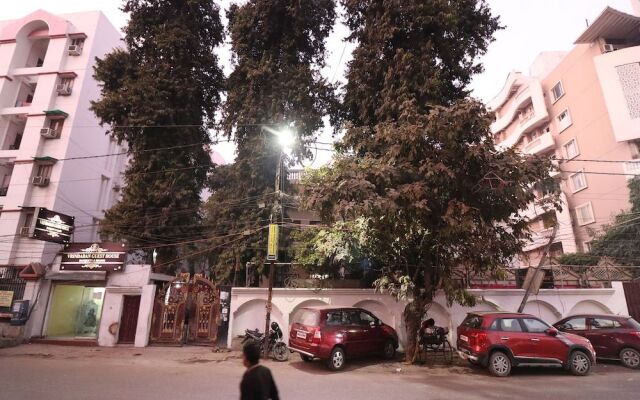 Oyo 26657 Vrindaban Guest House