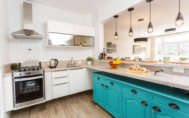 Incrível Vista com 4 Quartos e Lareira