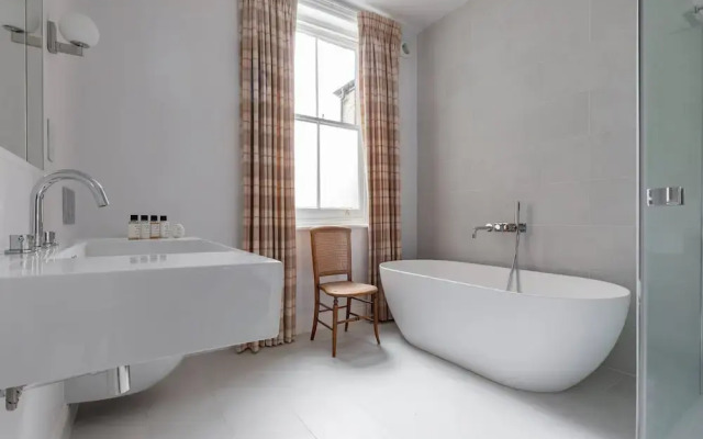 Radipole Road IV by Onefinestay