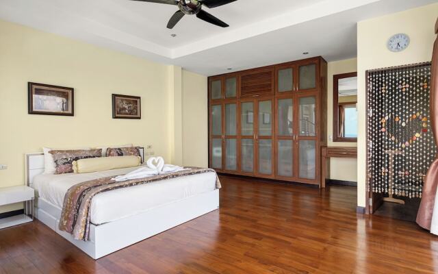 Villa Azure with Infinity Pool