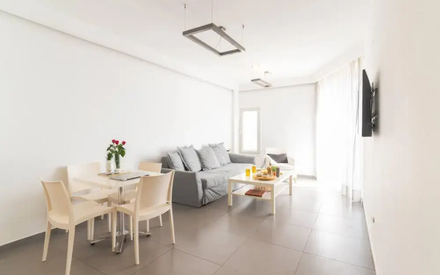 Top Tier Apartment with Swimming Pool