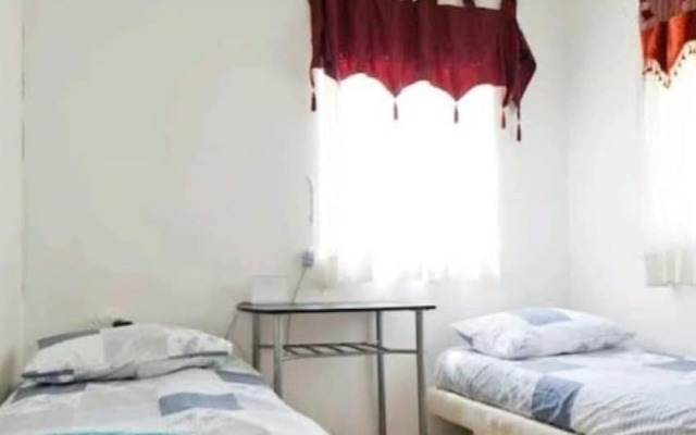 Cozy 2 Bedroom Apartment by The Beach