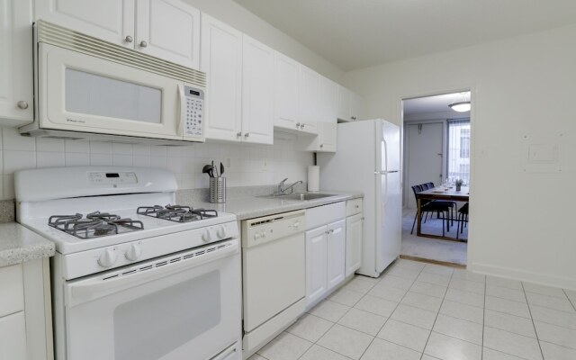 Luxury & Comfortable condo Crystal city