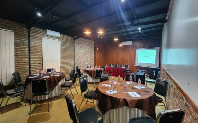 RedDoorz Syariah near Exit Tol Nganjuk