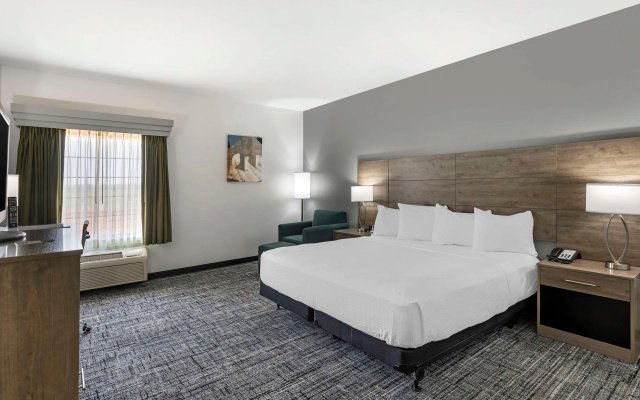 Best Western Plus MidAmerica Hotel
