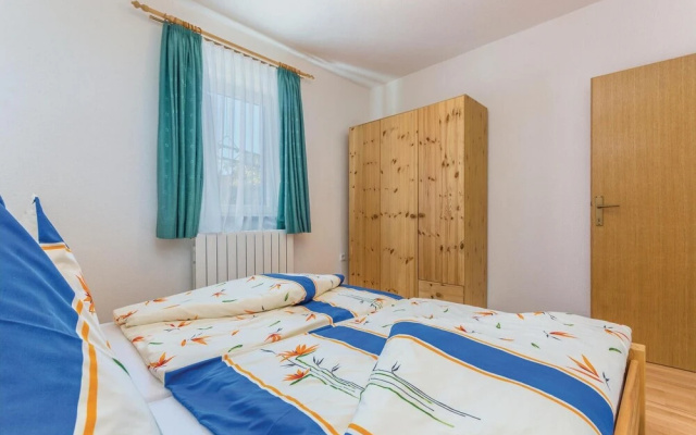 Stunning Home in Kapelica With Wifi and 4 Bedrooms