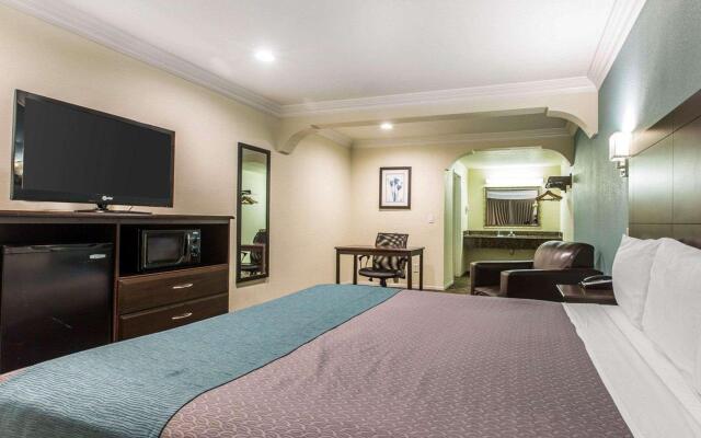 Rodeway Inn & Suites LAX