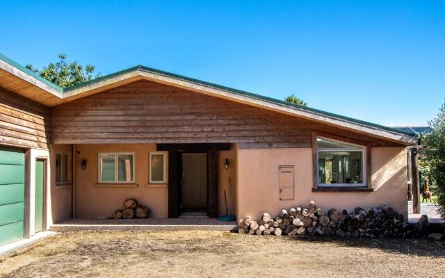 Golden Paradise - Rangihaeata Holiday Home