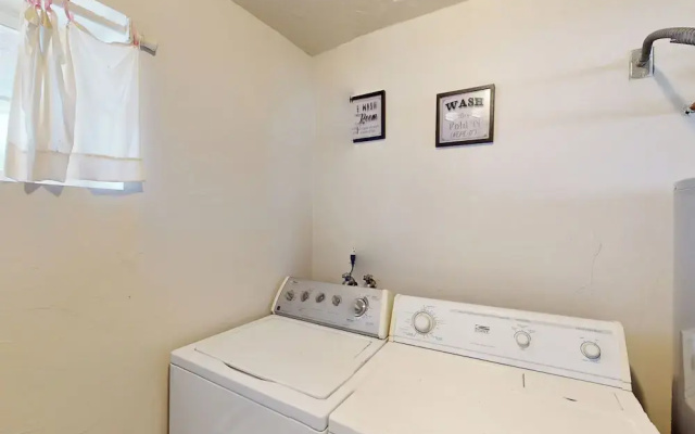 History, Hikes & Cozy Nights: Parowan Gem w/ Deck!