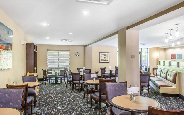 Comfort Suites Manchester