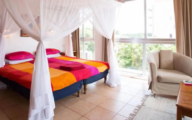 Q-Bar & Guest House