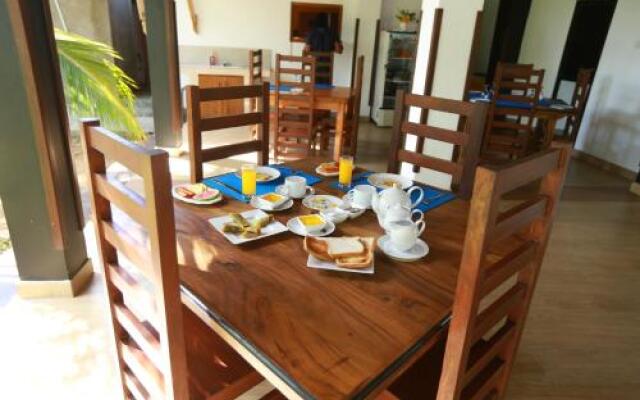 Eco Hotel Black & White - Anuradhapura
