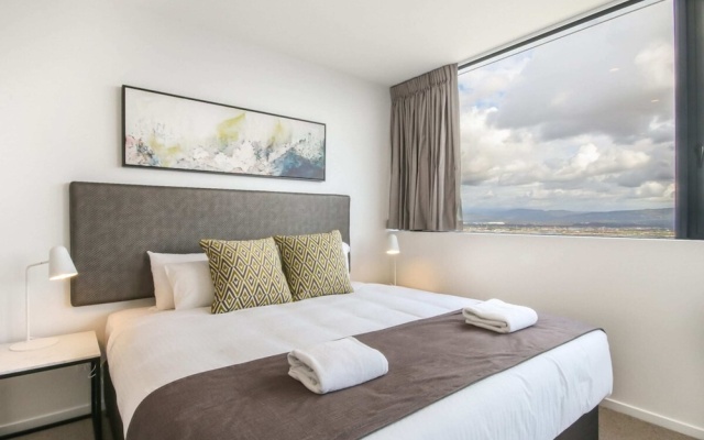 Luxurious 2 Bedroom Brand New Apartment With Amazing Hinterland Views – Guest Rooms – Gold Coast