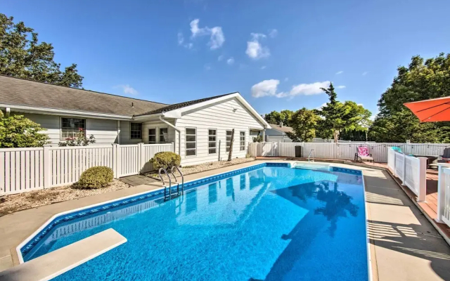 Spacious Palmyra Home w/ Fire Pit & Deck!