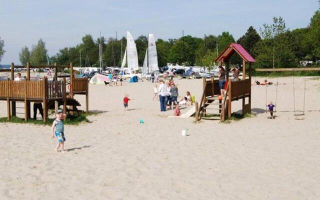 Beach Chalet Bad Hoophuizen VU43