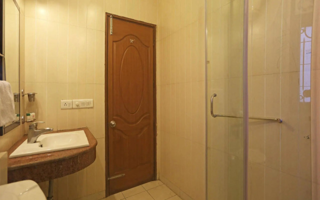 OYO Flagship 477 HUDA City Centre