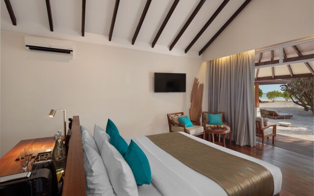 Adaaran Select Meedhupparu & Prestige Water Villas Maldives