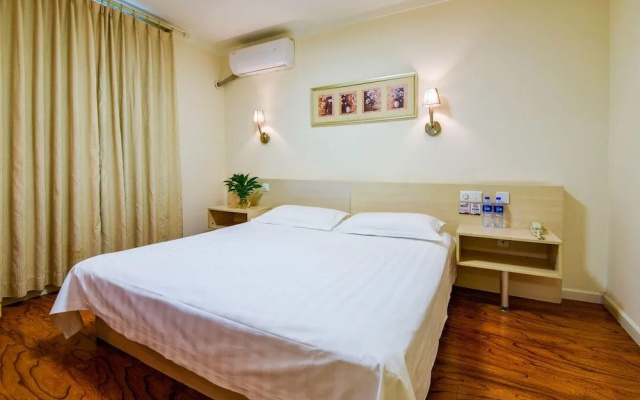 Jingcheng Business Hotel (Beijing Shilihe Metro Station)