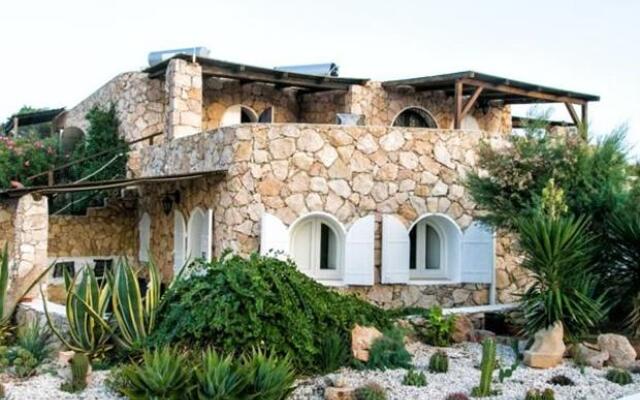 Calamadonna Club Hotel-Resort -Vista Isola dei Conigli