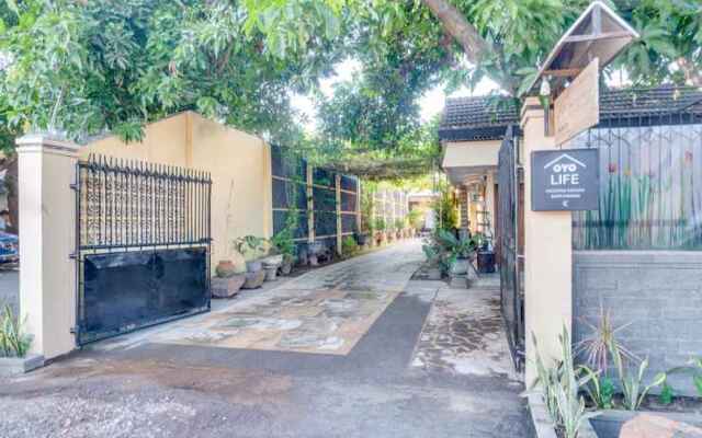 Oyo Life 2792 Kadoeng Krasan Banyuwangi