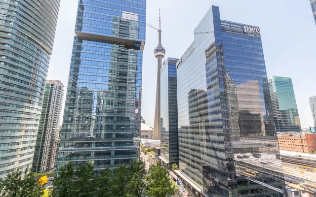 Sky View Suites - Maple Leaf Square